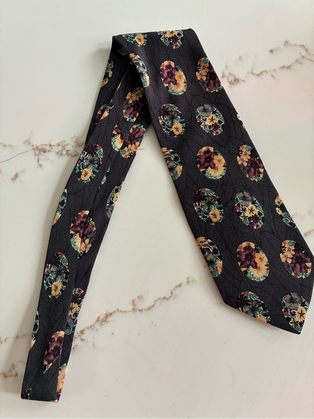 Valentino Men's Black Floral Pattern Silk Tie - Classic Formal Accessory